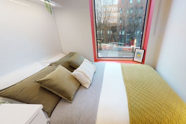 Silver En Suite Plus at iQ Brighton, 7 The Furlong, Coombe Road, Brighton, BN24FR - Image 1