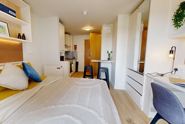Silver Studio at iQ Bristol, Marlborough Street, City Centre, Bristol, BS13EQ - Image 1