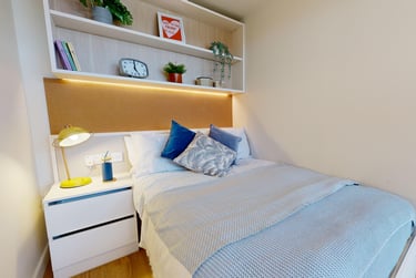 Silver Studio Plus at iQ Bristol, Marlborough Street, City Centre, Bristol, BS13EQ - Image 1