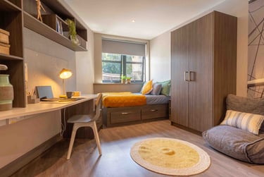 Silver Studio Plus at iQ Water Lane House, Temple Street, Clifton, Bristol, BS16HS - Image 1