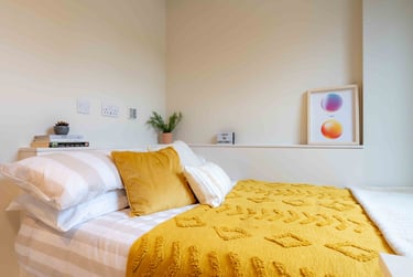 Gold Studio Plus at iQ Longwood Place, Longwood Close, Earlsdon, Coventry, CV48AE - Image 1