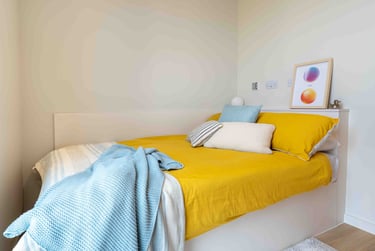 Platinum En Suite at iQ Longwood Place, Longwood Close, Earlsdon, Coventry, CV48AE - Image 1