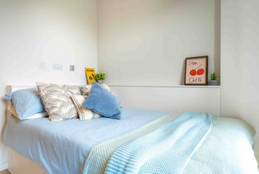Silver En Suite Plus - Image 1