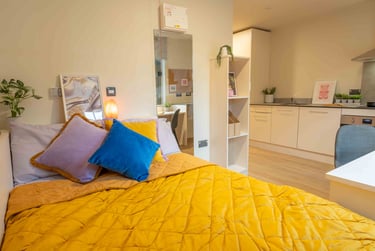Silver Studio Plus at iQ Longwood Place, Longwood Close, Earlsdon, Coventry, CV48AE - Image 1