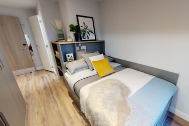 Platinum En Suite Plus at iQ Weaver Place, Bishop Street, City Centre, Coventry, CV11HW - Image 1