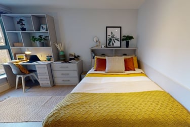 Gold Studio at iQ Grove, 69 Grove Street, New Town, Edinburgh, EH38FD - Image 1