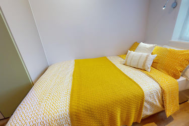 Bronze En Suite at iQ The Podium, 70 Egham Hill, City Centre, Egham, TW200BQ - Image 1