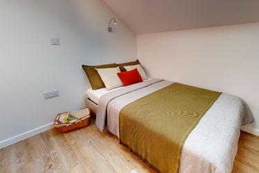 Gold 2 Bed Apartment - Image 1