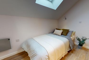 Silver 2 Bed Apartment - Image 1