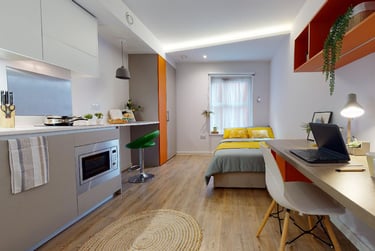 Silver Studio - Image 1