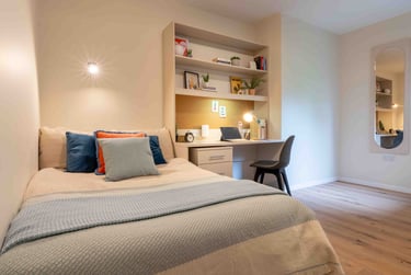 Platinum En Suite at iQ The Pad, 71 Egham Hill, City Centre, Egham, TW200ER - Image 1