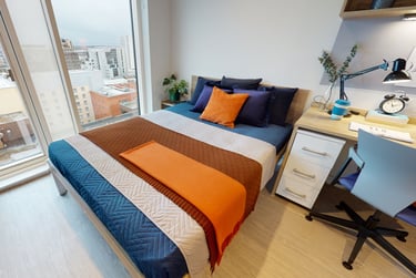 Bronze Studio Plus at iQ Elgin Place, 240 Bath Street, City Centre, Glasgow, G24JW - Image 1