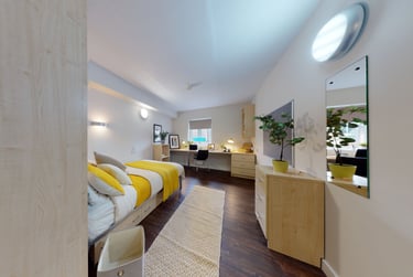 Gold En Suite Plus at iQ Aspley House, Firth Street, City Centre, Huddersfield, HD13BN - Image 1