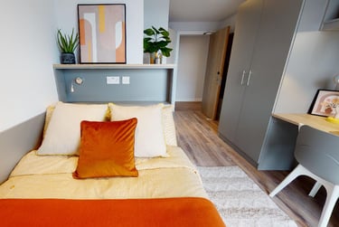 Platinum En Suite at iQ Altus House, Tower House Street, City Centre, Leeds, LS28GH - Image 1