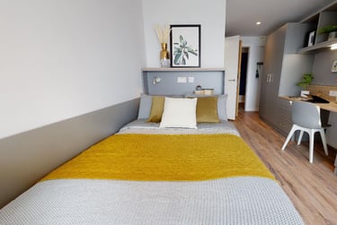 Platinum Studio at iQ Altus House, Tower House Street, City Centre, Leeds, LS28GH - Image 1