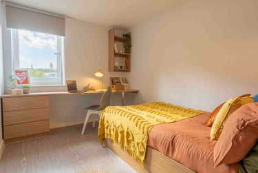 Silver En Suite Plus at iQ Leeds, Cross Chancellor Street, City Centre, Leeds, LS62TL - Image 1