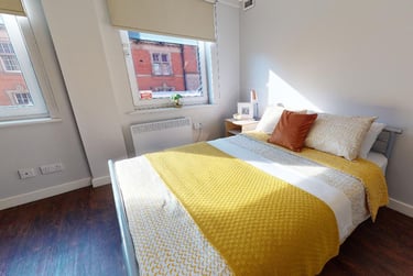 Gold Studio - Image 1