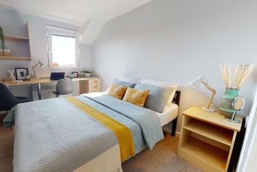 Silver En Suite Plus at iQ Opal Court, 60 Lancaster Road, City Centre, Leicester, LE17HA - Image 1