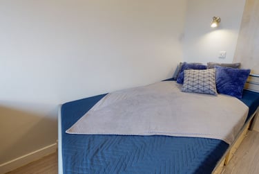 Bronze En Suite Plus at iQ Hayes Wharf, Holmes Road, City Centre, Lincoln, LN11RF - Image 1