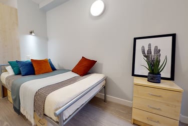 Silver En Suite at iQ Hayes Wharf, Holmes Road, City Centre, Lincoln, LN11RF - Image 1