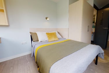 Bronze En Suite Plus - Image 1