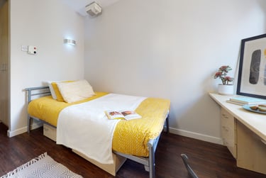 Silver En Suite-2627 at iQ Great Newton House, 7 Lower Gill Street, City Centre, Liverpool, L35BB - Image 1