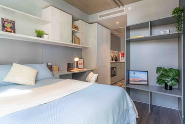 Bronze Studio Premium at iQ Aldgate, 60 Commercial Road, Aldgate, London, E11LP - Image 1