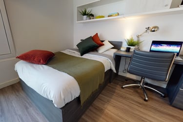 Platinum Studio Premium at iQ Aldgate, 60 Commercial Road, Aldgate, London, E11LP - Image 1