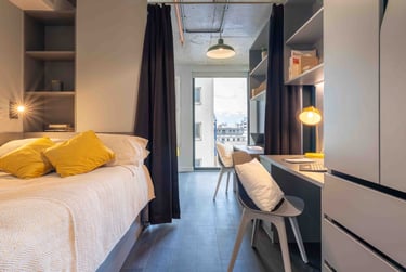 Twin Room Plus at iQ Aldgate, 60 Commercial Road, Aldgate, London, E11LP - Image 1