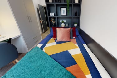 Silver En Suite at iQ Bloomsbury, 200 Euston Road, Bloomsbury, London, NW12DA - Image 1