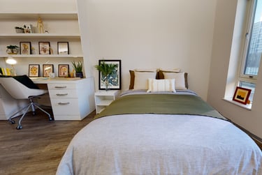 Platinum Studio Plus at iQ East Court, 450 Mile End Road, Mile End, London, E14GG - Image 1