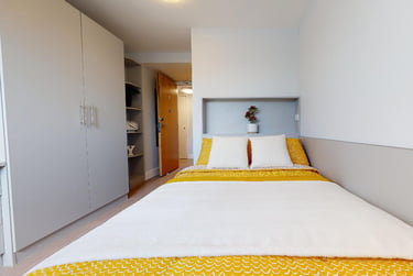 Silver En Suite Plus - Image 1