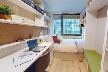 Bronze 2 Bed Apt Plus - Image 1