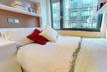 Gold 2 Bed Apt Plus - Image 1