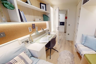 Gold 3 Bed Apt Plus at iQ Paris Gardens, 6 Paris Garden, Southwark, London, SE18DJ - Image 1
