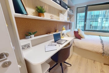 Platinum 2 Bed Apt Plus at iQ Paris Gardens, 6 Paris Garden, Southwark, London, SE18DJ - Image 1
