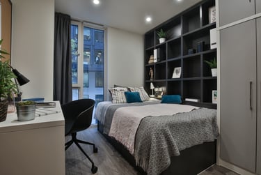 2 Bed Apartment Plus at iQ Shoreditch, East Road, Shoreditch, London, N16AD - Image 1