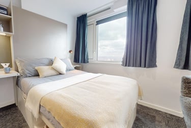 Platinum Studio Premium at iQ Vega, 6 Miles Street, Vauxhall, London, SW81RZ - Image 1