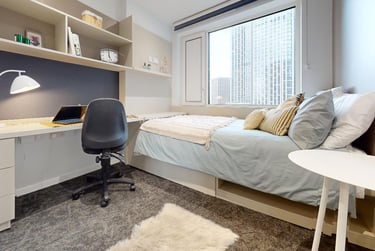Silver En Suite at iQ Vega, 6 Miles Street, Vauxhall, London, SW81RZ - Image 1