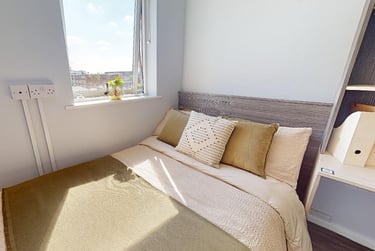 Silver 3 Bed Apartment at iQ Lambert and Fairfield House, Granby Row, City Centre, Manchester, M607LH - Image 1