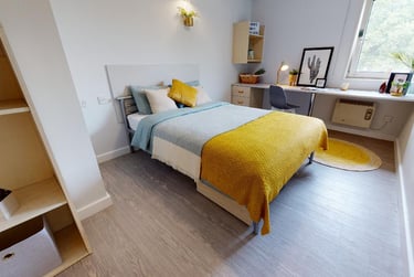 Gold En Suite at iQ Wilmslow Park, 211 Hathersage Road, Fallowfield, Manchester, M130JQ - Image 1