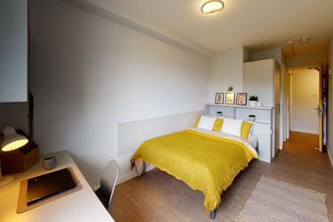 Platinum En Suite at iQ Wilmslow Park, 211 Hathersage Road, Fallowfield, Manchester, M130JQ - Image 1