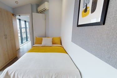 Penthouse Room at iQ Exchange, 143 Lower Parliament Street, City Centre, Nottingham, NG11EE - Image 1