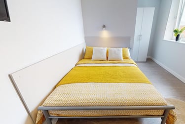 Bronze 2 Bed Apt Plus at iQ Newland House, 49 Mount St, Lenton, Nottingham, NG16HE - Image 1