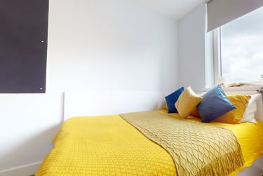 Bronze Studio Premium at iQ Newland House, 49 Mount St, Lenton, Nottingham, NG16HE - Image 1