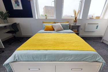 Gold Studio Plus at iQ Newland House, 49 Mount St, Lenton, Nottingham, NG16HE - Image 1