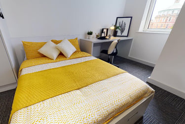 Silver Studio Premium at iQ Newland House, 49 Mount St, Lenton, Nottingham, NG16HE - Image 1