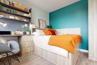 Gold Studio Deluxe at iQ Newtown House, Maid Marian Way, City Centre, Nottingham, NG16GG - Image 1