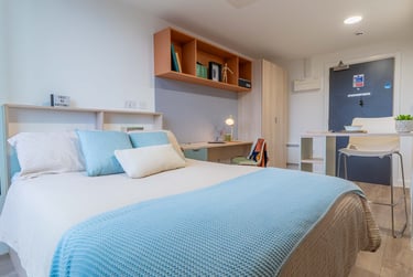 Bronze Studio at iQ Signal Place, 10 Traffic Street, City Centre, Nottingham, NG21NE - Image 1