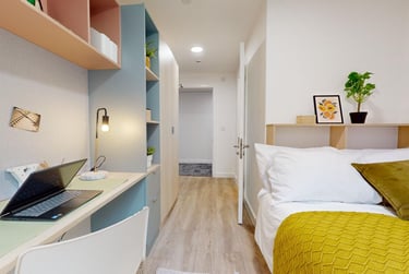Silver En Suite Plus at iQ Signal Place, 10 Traffic Street, City Centre, Nottingham, NG21NE - Image 1